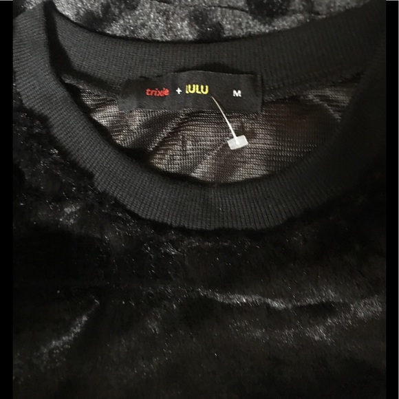 NWT Faux Black Mink Pull Over Top. Size M. - Picture 5 of 6